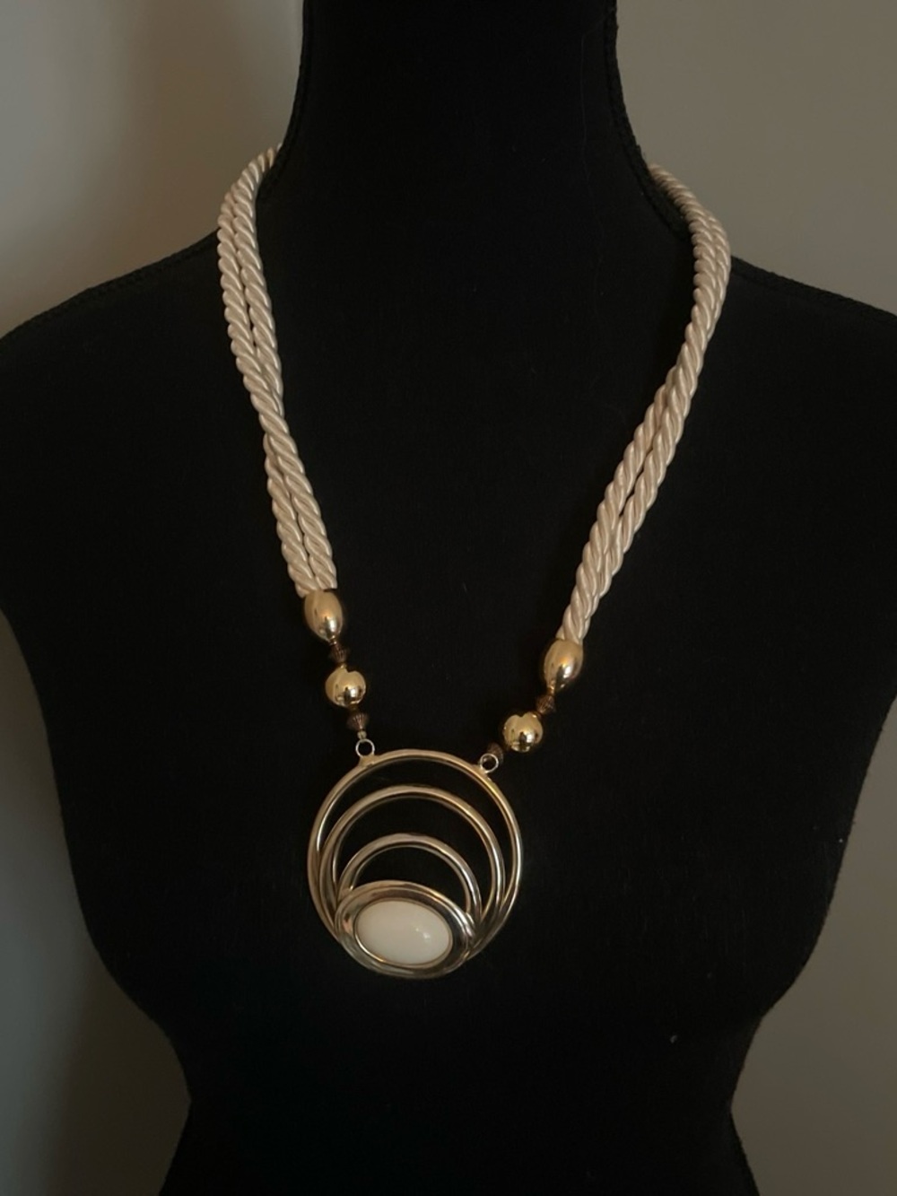 Elegant Gold-Tone Rope Necklace with Cream Pendant